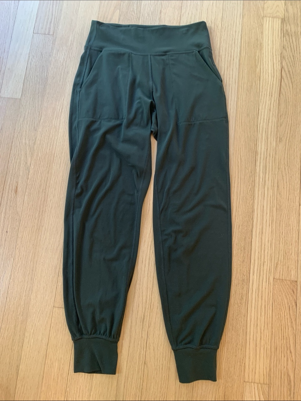 Lululemon Align Jogger Olive Green Size 6 Yoga Athleisure Comfortable Activewear